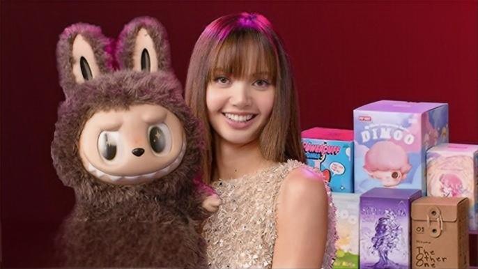 Lisa with Labubu toys